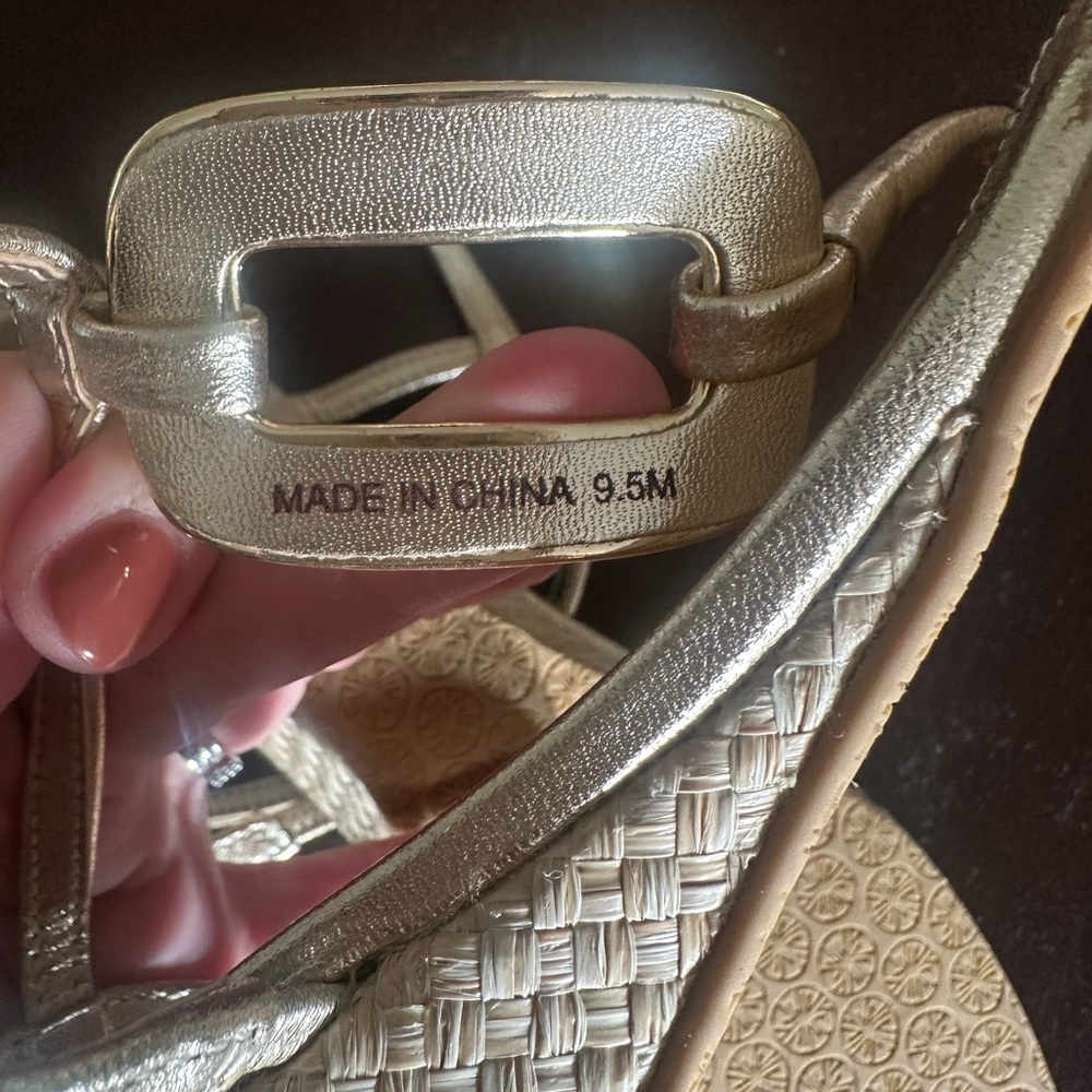 Lilly Pulitzer Gold Strappy Sandals - Picture 4 of 5